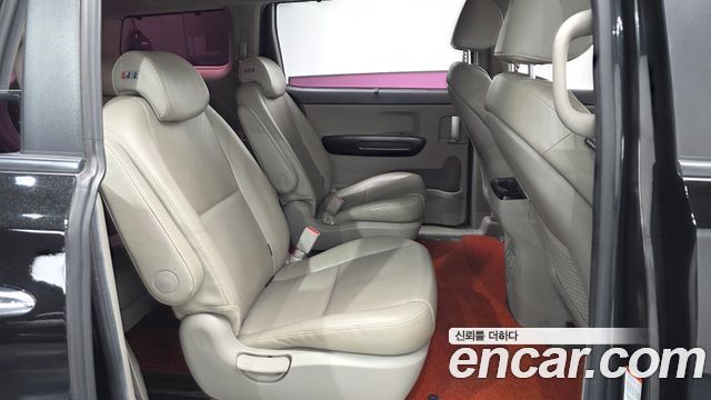 Kia Canival 2016 — photo 12