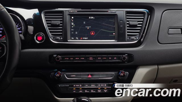 Kia Canival 2016 — photo 15