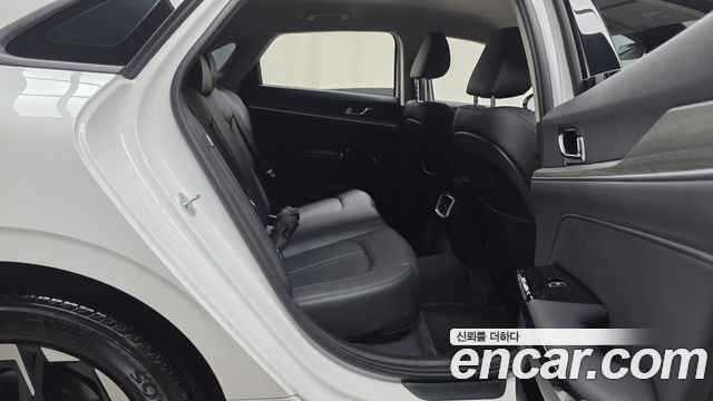 Kia K5 2025 — photo 17
