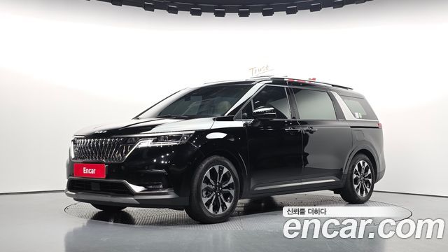 Kia Canival 2023 — photo 1