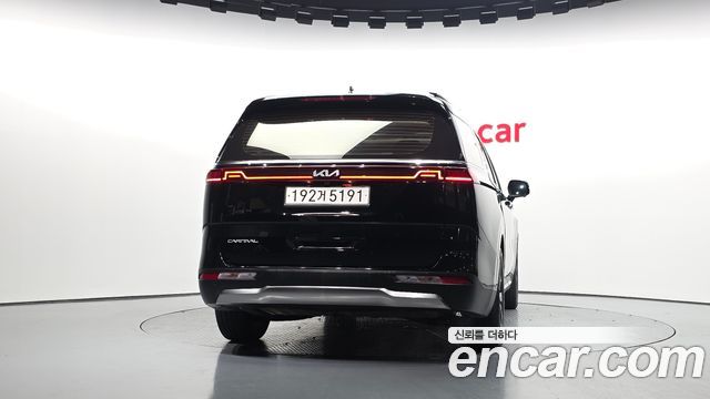 Kia Canival 2023 — photo 4