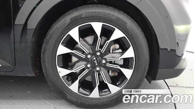 Kia Canival 2023 — photo 5