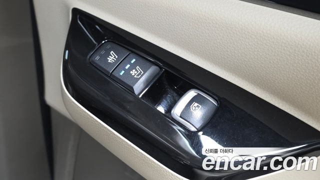 Kia Canival 2023 — photo 16