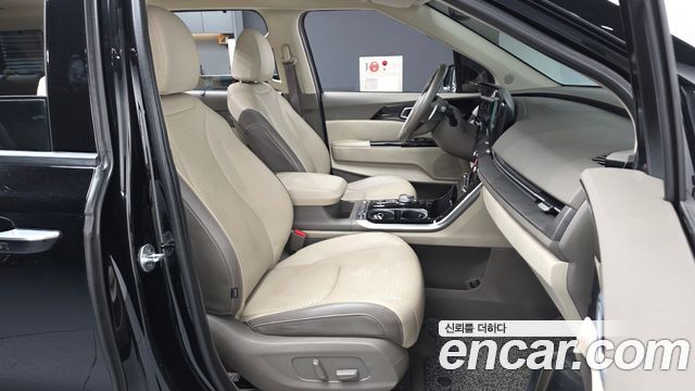 Kia Canival 2023 — photo 18