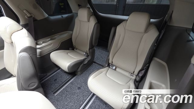 Kia Canival 2023 — photo 19