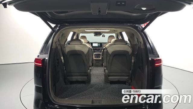 Kia Canival 2023 — photo 20