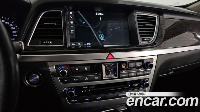 Genesis G80 2017 — photo 14