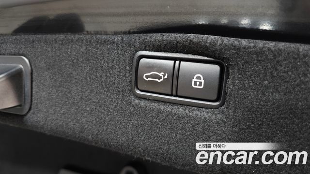 Genesis G80 2017 — photo 18