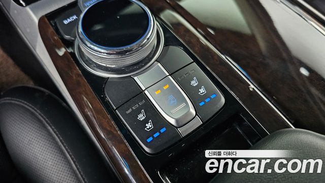Genesis EQ900 2016 — photo 17
