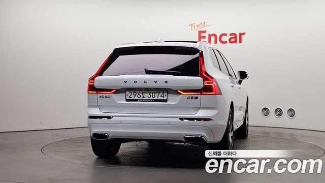 Volvo XC60 2020 — photo 4
