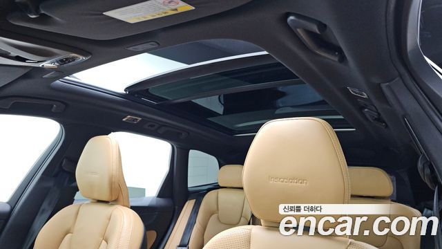 Volvo XC60 2020 — photo 19