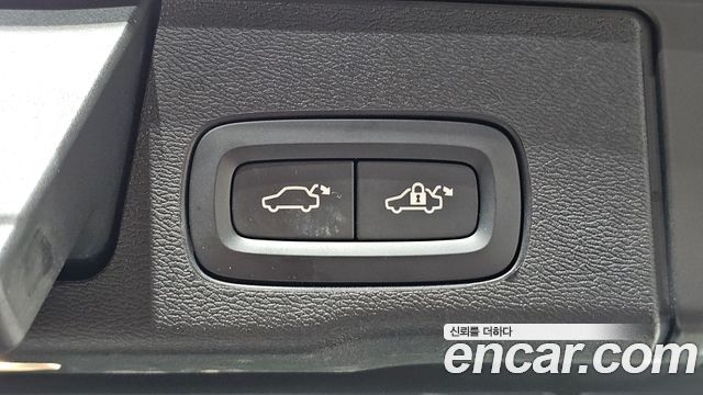 Volvo XC60 2020 — photo 20