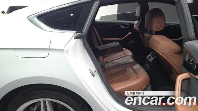 Audi A5 2021 — photo 12