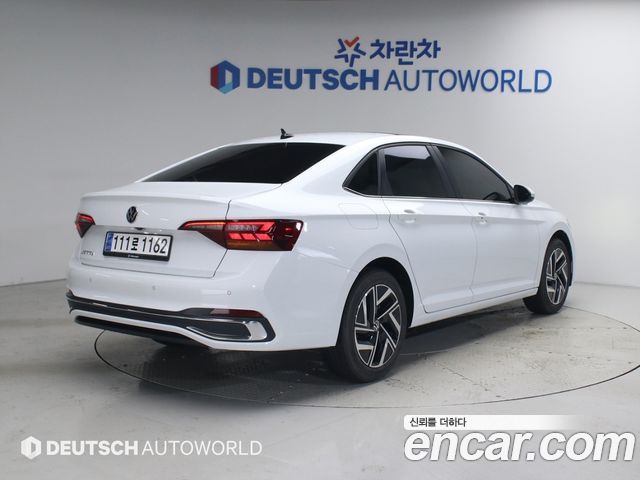Volkswagen Jetta 2024 — photo 2