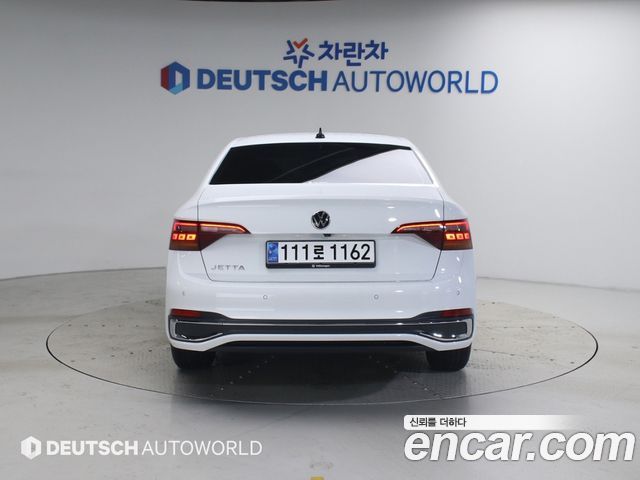 Volkswagen Jetta 2024 — photo 4