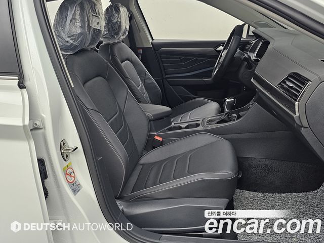 Volkswagen Jetta 2024 — photo 10
