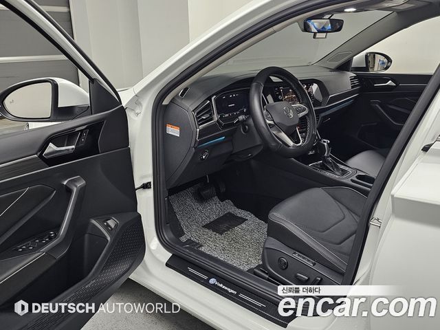 Volkswagen Jetta 2024 — photo 11