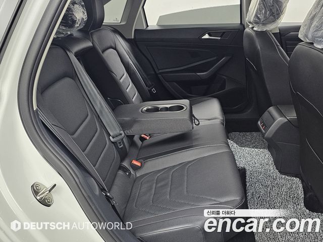 Volkswagen Jetta 2024 — photo 12