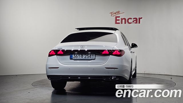 Mercedes-Benz E-Class 2026 — photo 4