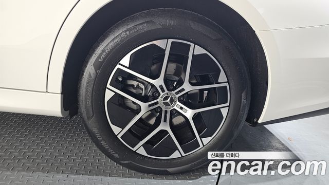 Mercedes-Benz E-Class 2026 — photo 5