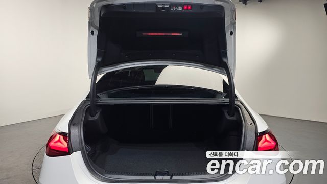 Mercedes-Benz E-Class 2026 — photo 25