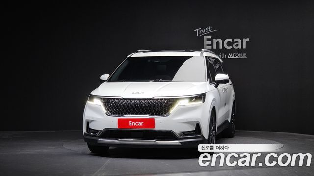 Kia Canival 2023 — photo 3