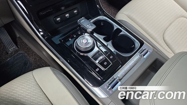 Kia Canival 2023 — photo 9