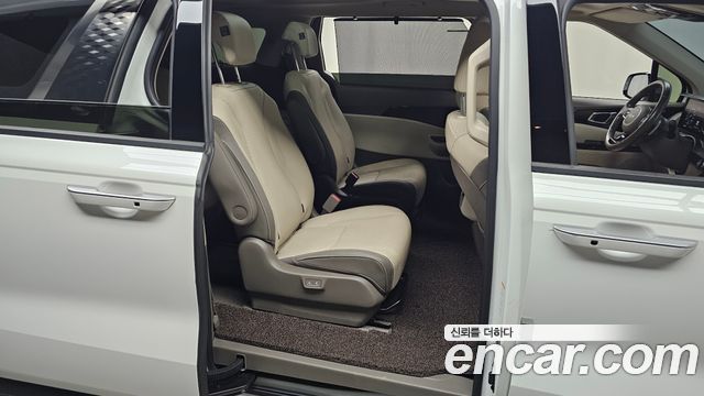 Kia Canival 2023 — photo 12