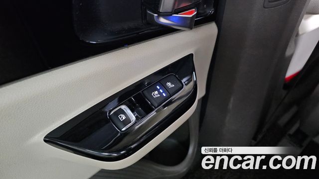Kia Canival 2023 — photo 18