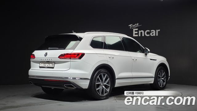 Volkswagen Touareg 2020 — photo 2