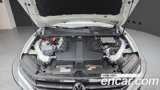 Volkswagen Touareg 2020 — photo 6