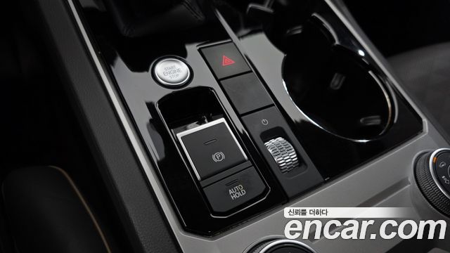 Volkswagen Touareg 2020 — photo 9