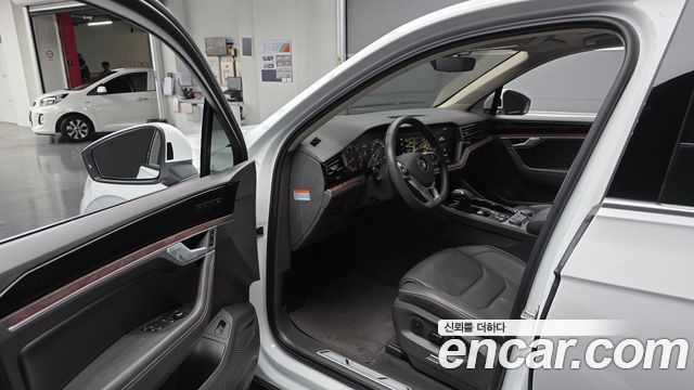 Volkswagen Touareg 2020 — photo 10