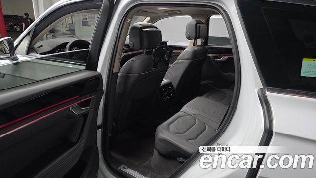 Volkswagen Touareg 2020 — photo 11