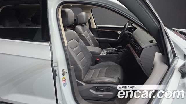 Volkswagen Touareg 2020 — photo 12
