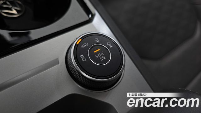 Volkswagen Touareg 2020 — photo 17