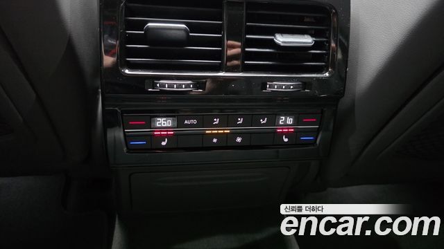 Volkswagen Touareg 2020 — photo 19