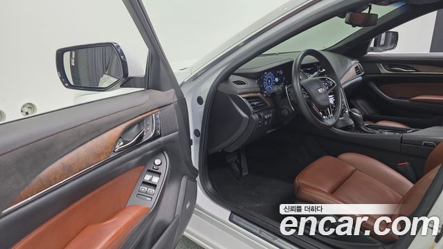 Cadillac CTS 2017 — photo 19