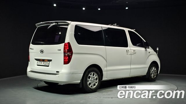 Hyundai Starex 2012 — photo 2