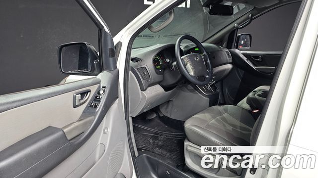 Hyundai Starex 2012 — photo 13
