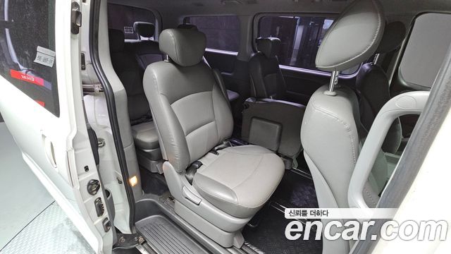 Hyundai Starex 2012 — photo 17