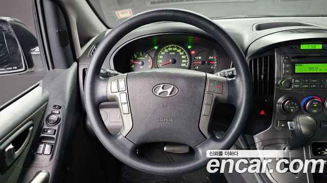 Hyundai Starex 2012 — photo 19