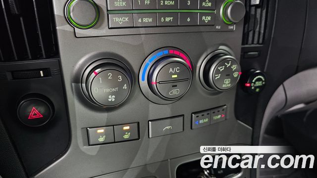 Hyundai Starex 2012 — photo 25