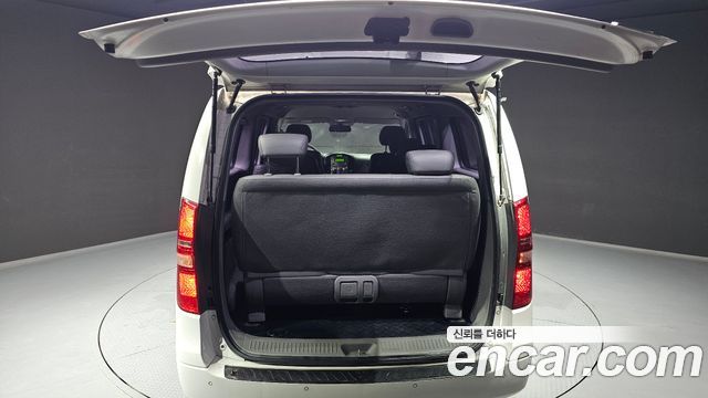 Hyundai Starex 2012 — photo 26