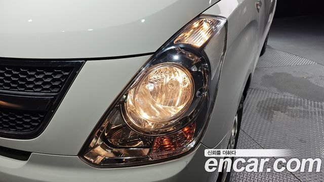 Hyundai Starex 2012 — photo 8