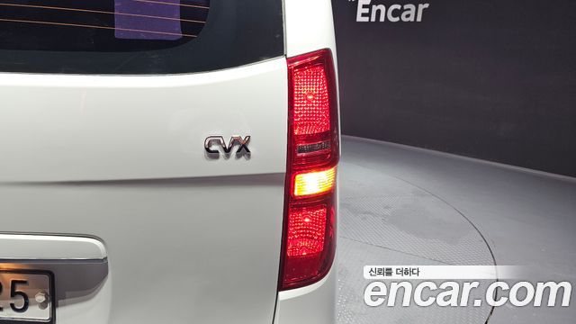 Hyundai Starex 2012 — photo 9