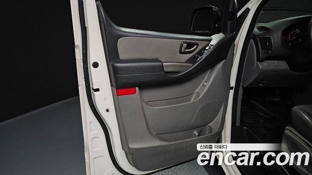 Hyundai Starex 2012 — photo 15