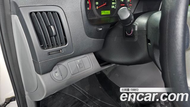 Hyundai Starex 2012 — photo 31