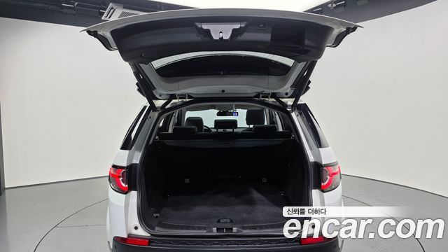 Land Rover Discovery Sport 2017 — photo 20