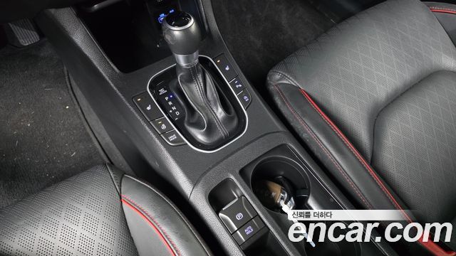 Hyundai i30 2018 — photo 12
